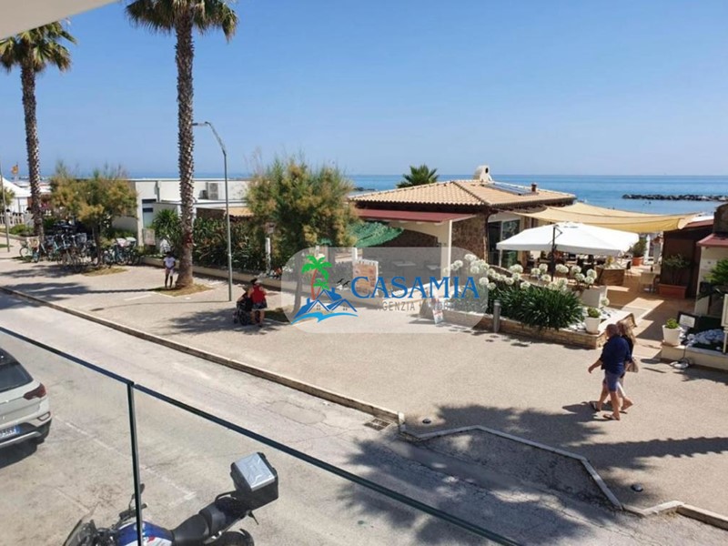 Trilocale in Affitto a Cupra Marittima, 800&euro;, 61 m², arredato