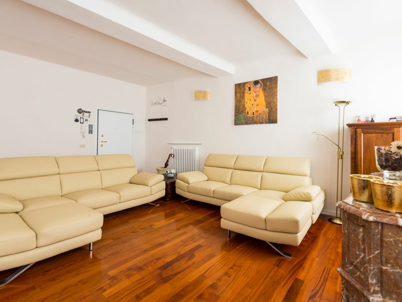 Appartamento in Affitto a Modena, 1'950&euro;, 155 m²