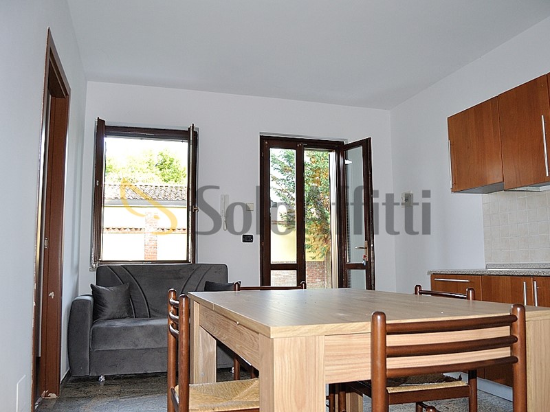 Trilocale in Affitto a Settimo Torinese, zona Borgo Nuovo, 550&euro;, 61 m², arredato, con Box