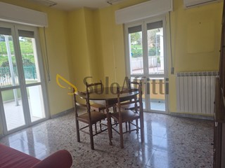 Trilocale in Affitto a Pescara, zona Via Di Sotto, 500&euro;, 83 m²