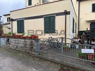 Quadrilocale in Vendita a Collesalvetti, 160'000&euro;, 75 m², arredato