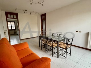 Appartamento in Vendita a Rovigo, zona Granzette, 125'000&euro;, 100 m², con Box