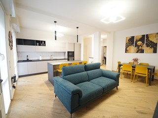 Appartamento in Affitto a Chiavari, zona Lungomare, 1'600&euro;, 95 m², arredato