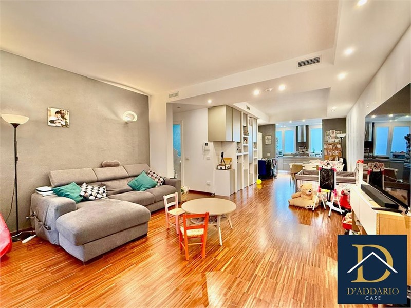 Quadrilocale in Affitto a Taranto, 850&euro;, 117 m²