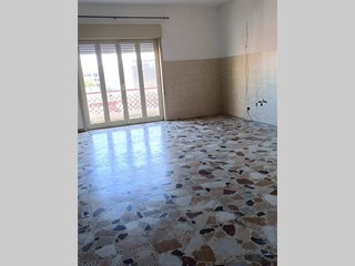 Trilocale in Vendita a Messina, 49'000&euro;, 65 m²