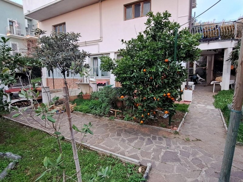 Quadrilocale in Vendita a Rosignano Marittimo, zona Rosignano Solvay, 155'000&euro;, 75 m²