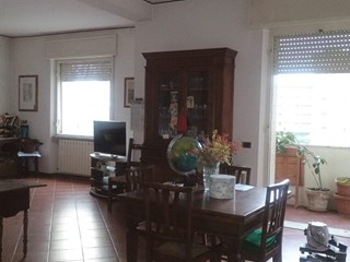 Appartamento in Vendita a Viareggio, 160 m², arredato