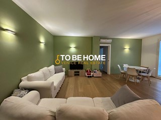 Appartamento in Affitto a Castelfranco Veneto, 1'200&euro;, 110 m², arredato, con Box