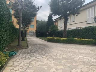 Quadrilocale in Affitto a Camaiore, zona Lido di Camaiore, 2'000&euro;, 70 m², arredato
