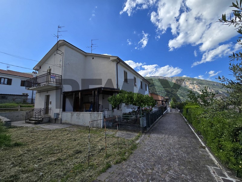 Appartamento in Vendita a Lettopalena, 60'000&euro;, 70 m²