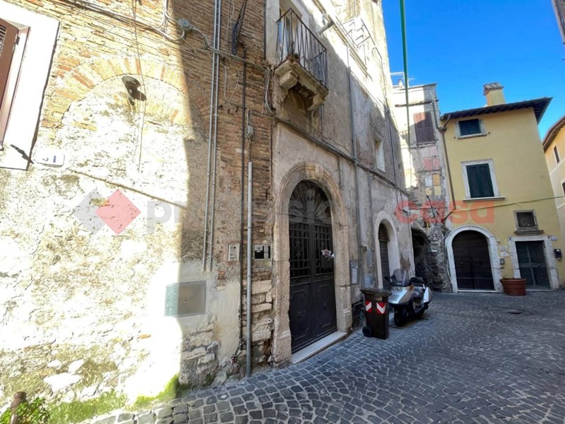 Bilocale in Vendita a Tivoli, 95'000&euro;, 60 m², arredato