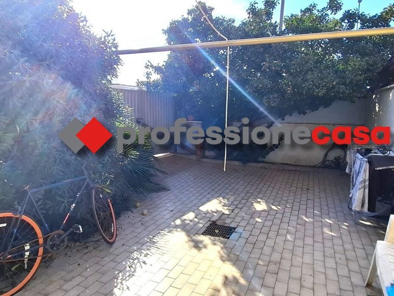 Bilocale in Vendita a Pomezia, 95'000&euro;, 45 m²