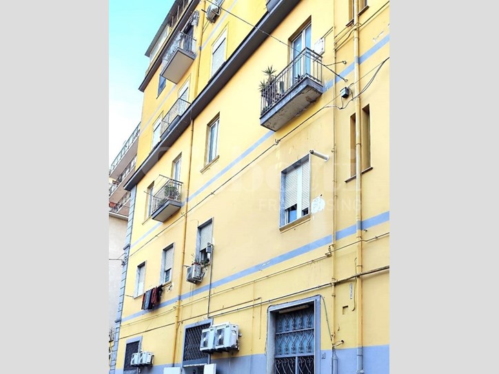 Quadrilocale in Vendita a Napoli, 260'000&euro;, 140 m²