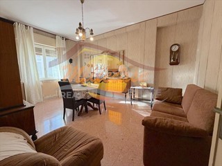 Quadrilocale in Vendita a Siracusa, zona Pizzuta, 85'000&euro;, 112 m², arredato