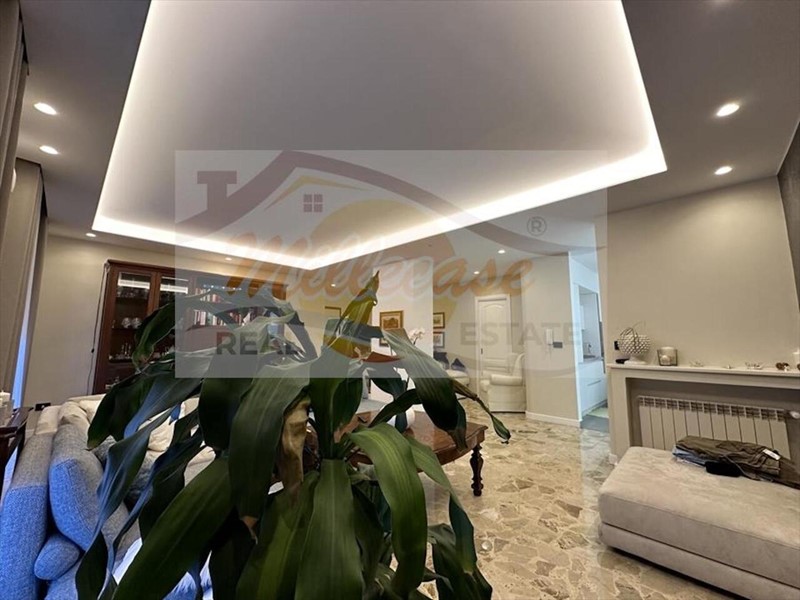 Appartamento in Vendita a Siracusa, zona Scala Greca, 215'000&euro;, 160 m²