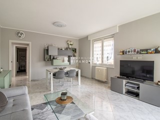 Quadrilocale in Vendita a Pescate, 250'000&euro;, 140 m²