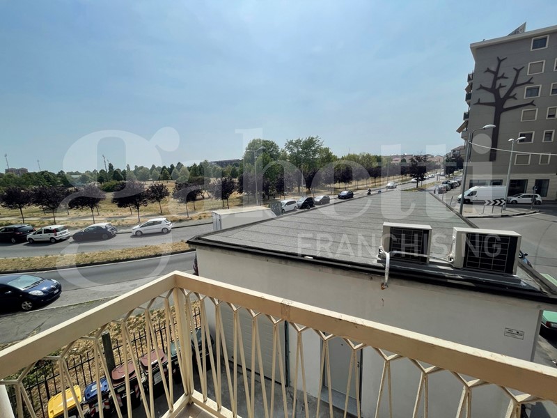 Trilocale in Vendita a Torino, 130'000&euro;, 85 m²