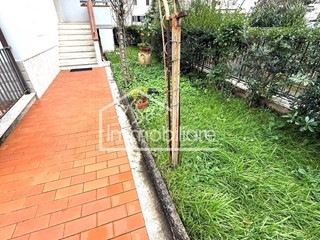 Appartamento in Vendita a Vinci, zona Sovigliana, 260'000&euro;, 110 m², con Box