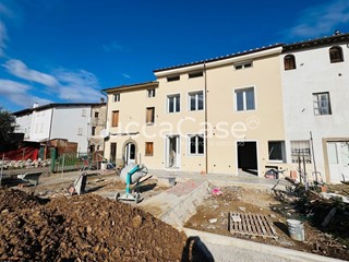 Quadrilocale in Vendita a Capannori, 215'000&euro;, 90 m²