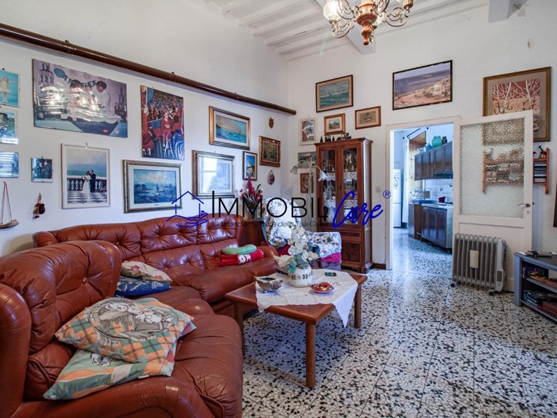 Appartamento in Vendita a Livorno, 120'000&euro;, 165 m²