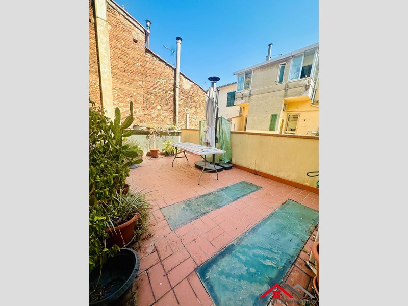 Trilocale in Vendita a Cascina, 125'000&euro;, 64 m²