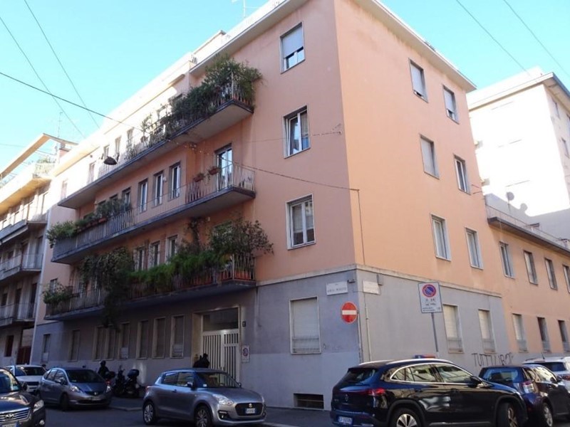 Appartamento in Vendita a Milano, 697'500&euro;, 182 m²