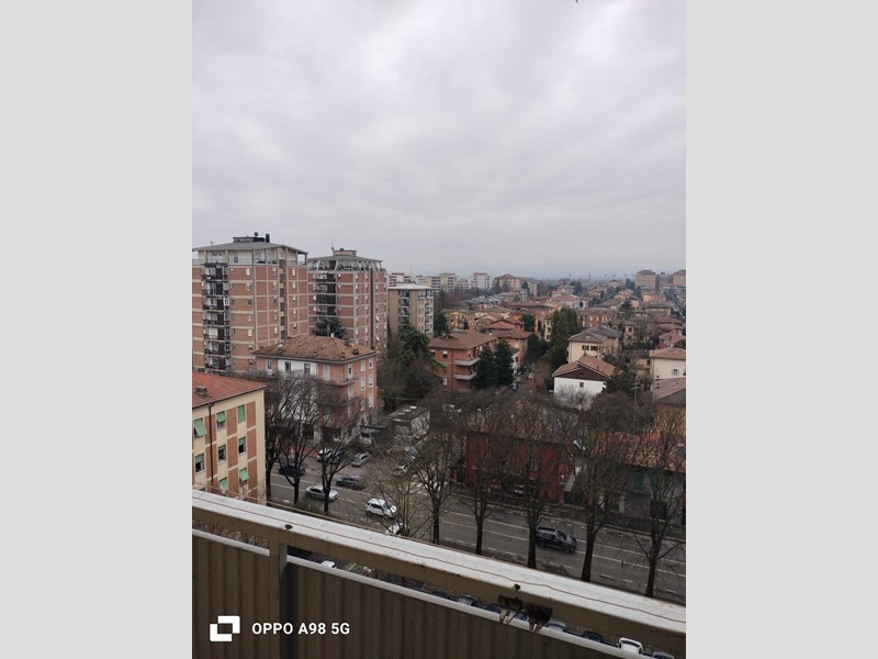 Quadrilocale in Vendita a Reggio Emilia, 137'000&euro;, 98 m², con Box