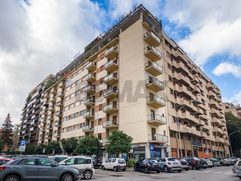 Appartamento in Vendita a Palermo, 295'000&euro;, 146 m²