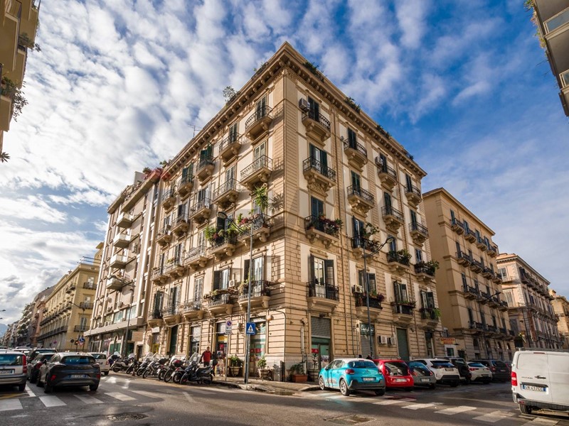 Trilocale in Affitto a Palermo, 1'300&euro;, 80 m²