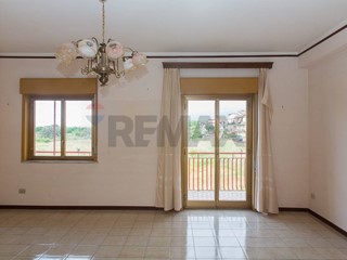 Quadrilocale in Vendita a Giardini Naxos, 105'000&euro;, 120 m²