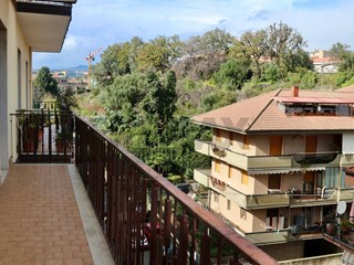 Appartamento in Vendita a Acireale, 175'000&euro;, 145 m²