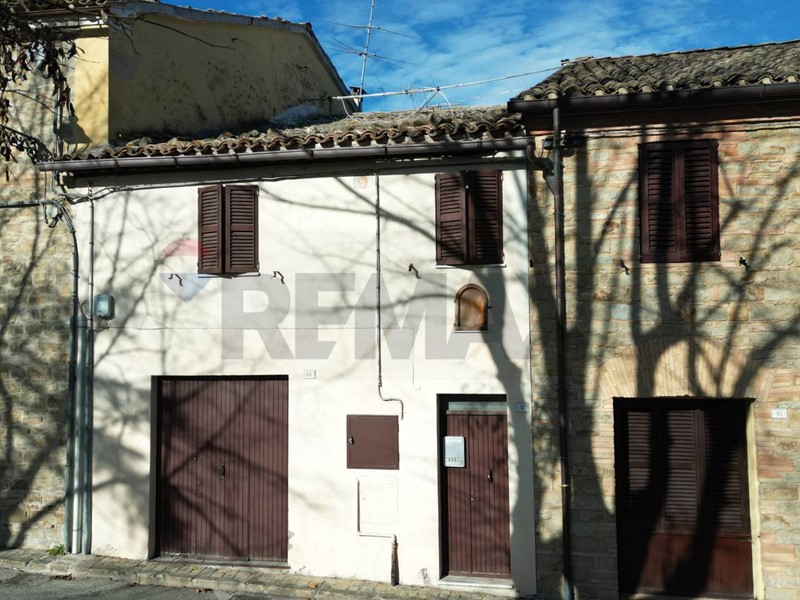 Quadrilocale in Vendita a Maiolati Spontini, 40'000&euro;, 190 m²