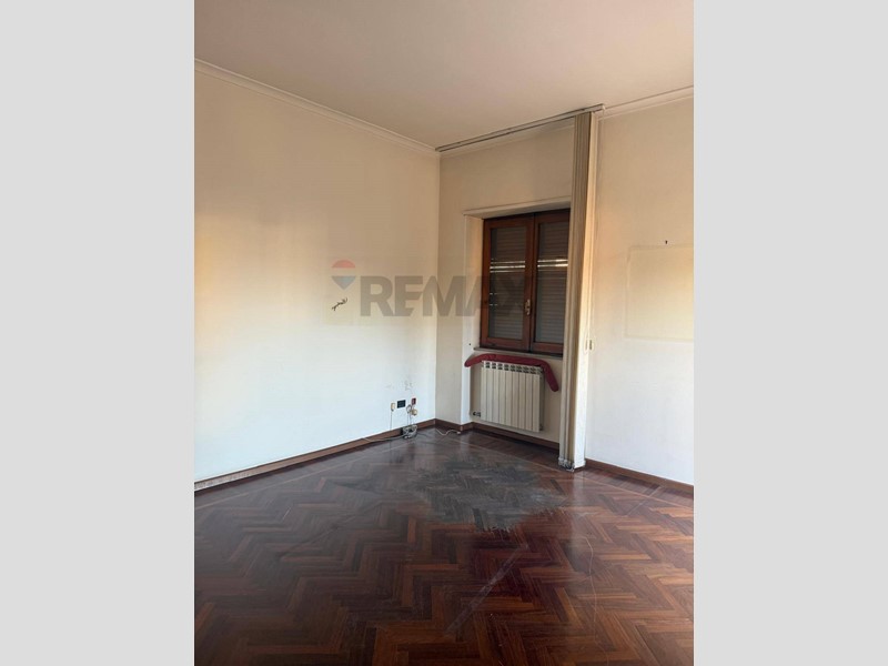 Appartamento in Affitto a Catania, 1'000&euro;, 155 m²