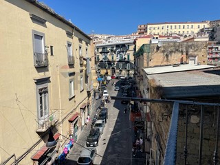 Appartamento in Vendita a Napoli, 215'000&euro;, 131 m²