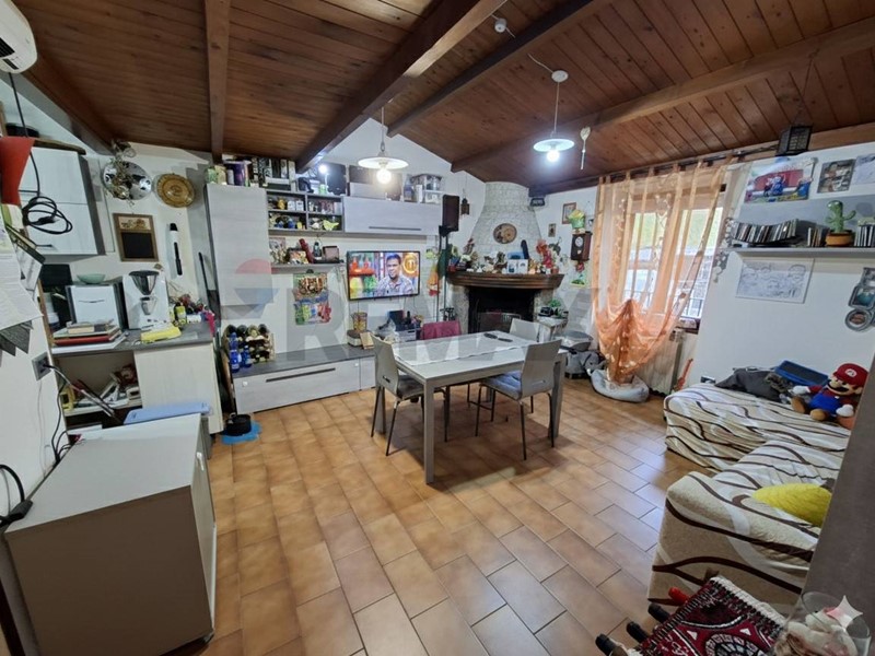 Attico in Vendita a Endine Gaiano, 75'000&euro;, 90 m²