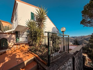 Appartamento in Vendita a Casarza Ligure, 210'000&euro;, 89 m²