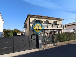 Appartamento in Vendita a Pordenone, 188'000&euro;, 156 m²