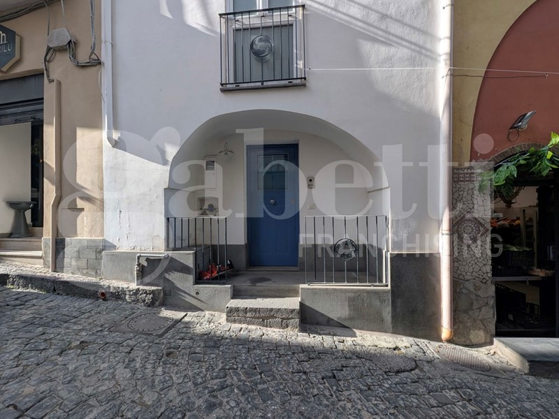 Quadrilocale in Affitto a Bacoli, 690&euro;, 65 m²