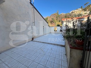 Quadrilocale in Vendita a Amantea, 265'000&euro;, 337 m², con Box