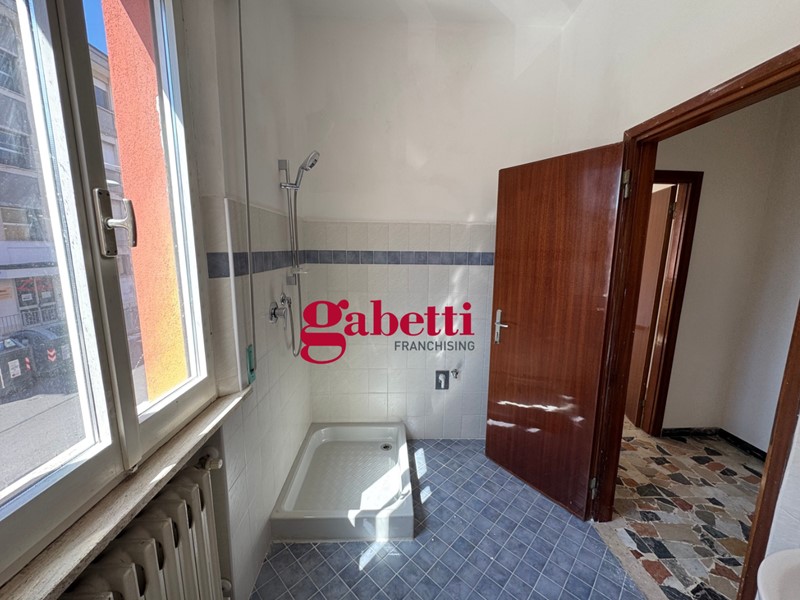 Trilocale in Vendita a Rimini, 240'000&euro;, 90 m², con Box