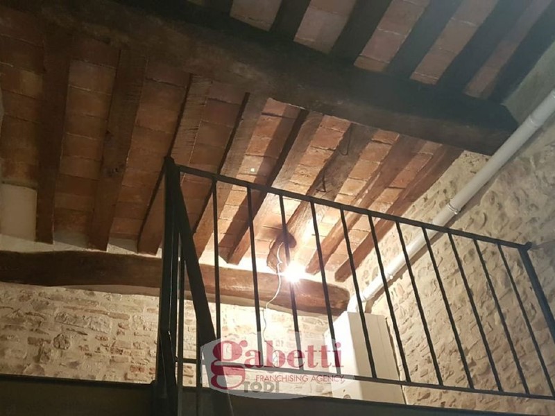 Appartamento in Affitto a Todi, 400&euro;, 50 m², arredato