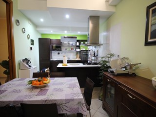 Quadrilocale in Vendita a Manduria, 155'000&euro;, 160 m², arredato, con Box