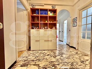 Trilocale in Vendita a Genova, 89'500&euro;, 75 m², arredato
