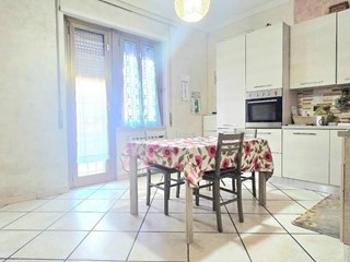 Trilocale in Vendita a Roma, 149'000&euro;, 70 m²