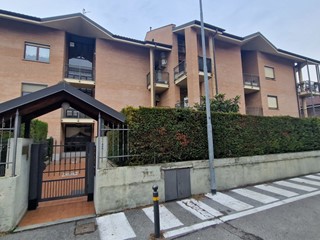 Bilocale in Vendita a Moncalieri, 180'000&euro;, 80 m², con Box