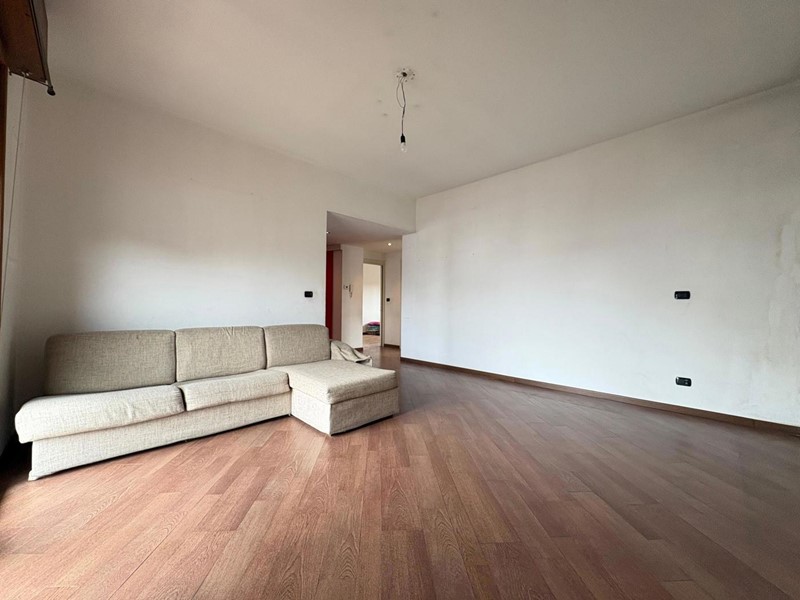 Trilocale in Vendita a Magenta, 184'000&euro;, 100 m², con Box