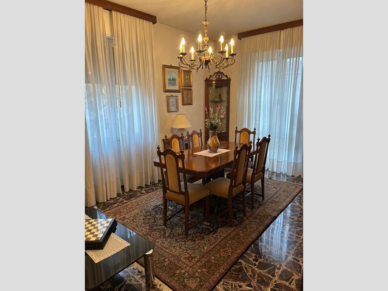 Quadrilocale in Vendita a Bologna, 298'000&euro;, 113 m², con Box