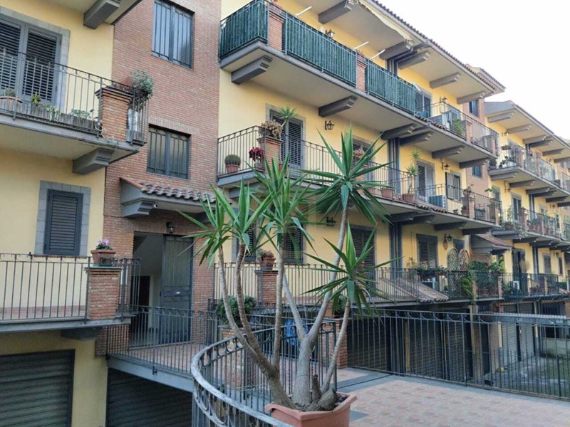 Bilocale in Vendita a Camporotondo Etneo, zona Piano Tavola, 88'000&euro;, 60 m²