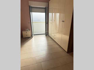 Trilocale in Vendita a Camporotondo Etneo, zona Centro, 115'000&euro;, 70 m², con Box