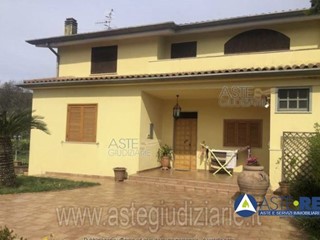 Appartamento in Vendita a Sezze, 37'890&euro;, 313 m²